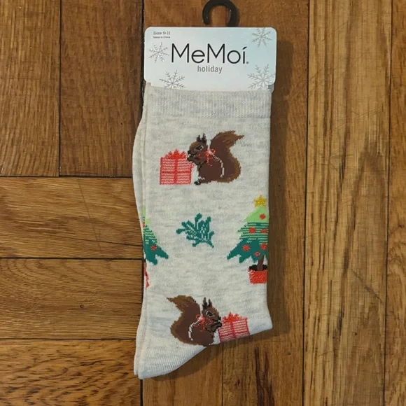 NWT MeMoi Holiday Squirrel Print Socks - Gray - Picture 1 of 5